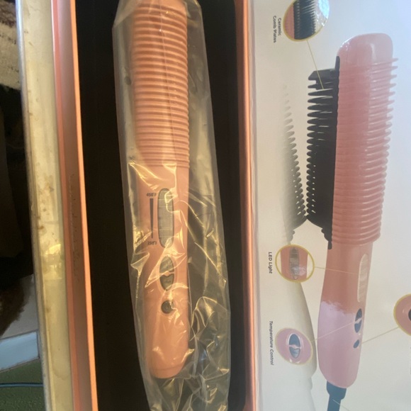 Kashmira Professional Volumizer Styling Brush - Picture 2 of 3